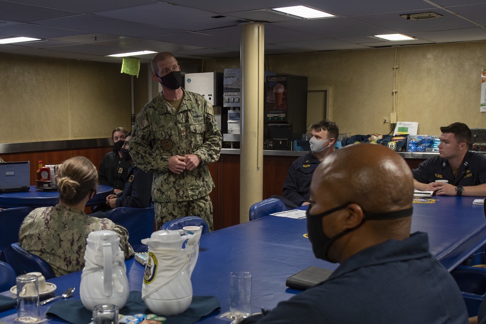 SMWDC Commander and WTIs Visit USS Harpers Ferry for Fleet Outreach Event