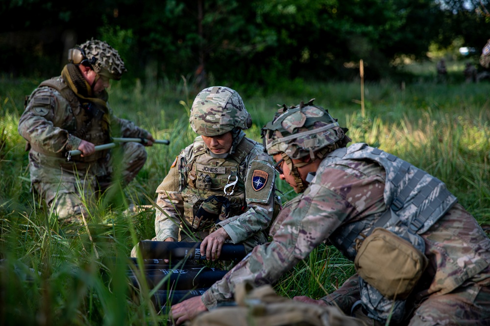 DVIDS - Images - U.S. Army and Croatian soldiers work together to ...