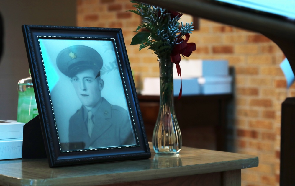 Pvt. Warren DaVault Returns Home