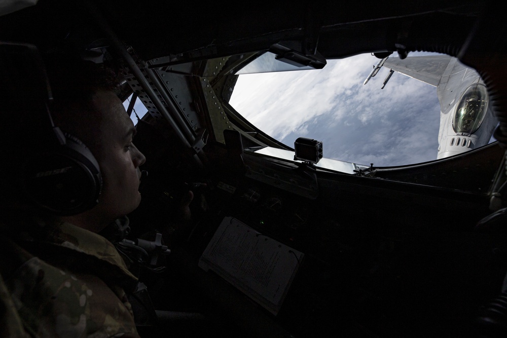 Air Refueling F-16C Fighting Falcons