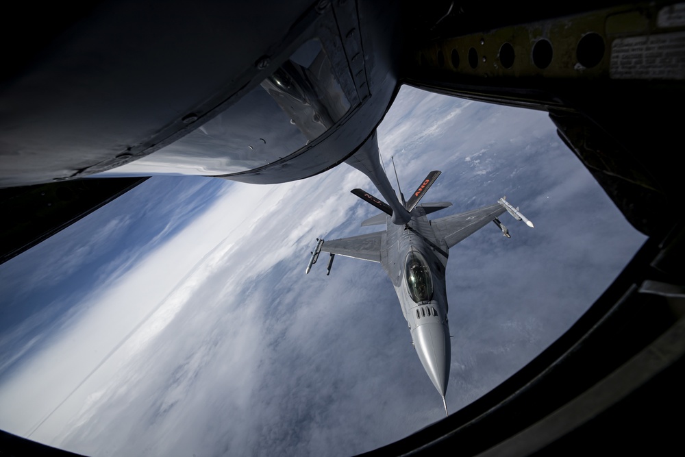 Air Refueling F-16C Fighting Falcons