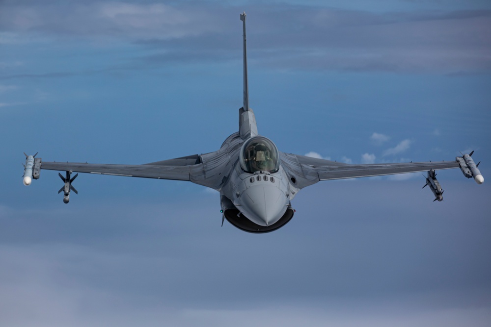 Air Refueling F-16C Fighting Falcons