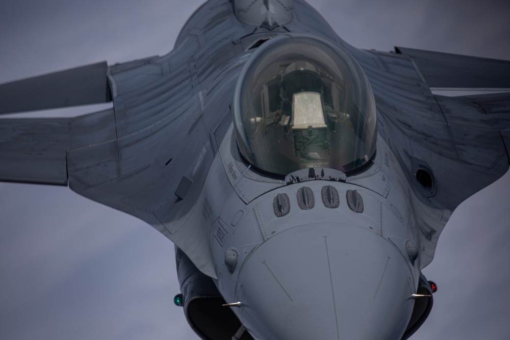 Air Refueling F-16C Fighting Falcons