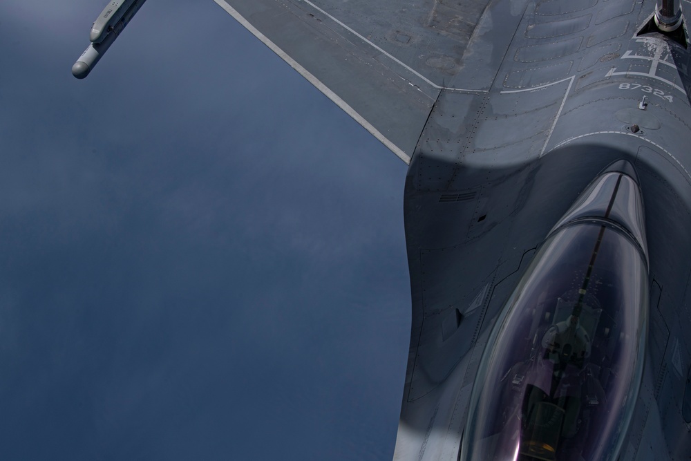 Air Refueling F-16C Fighting Falcons