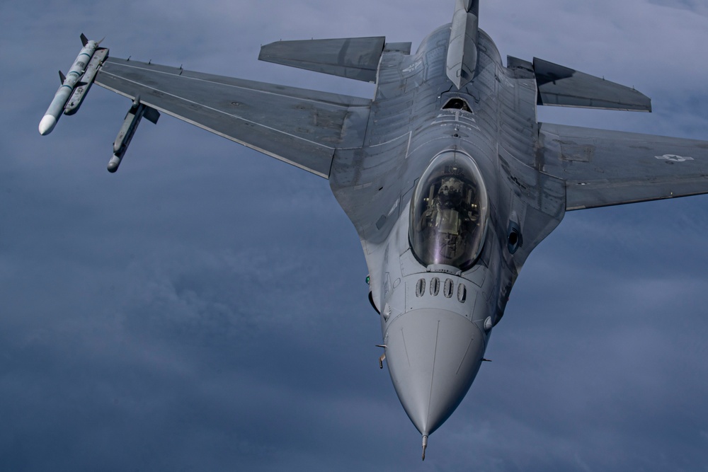 Air Refueling F-16C Fighting Falcons