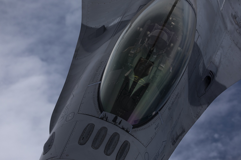 Air Refueling F-16C Fighting Falcons