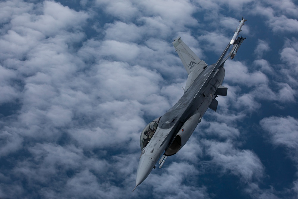 Air Refueling F-16C Fighting Falcons