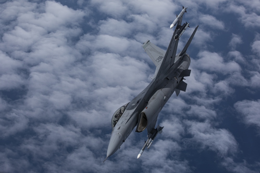 Air Refueling F-16C Fighting Falcons