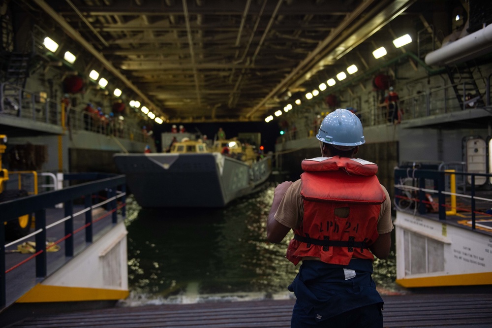 USS Arlington Provides Humanitarian Aid to Haiti