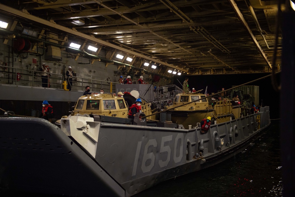 USS Arlington Provides Humanitarian Aid to Haiti