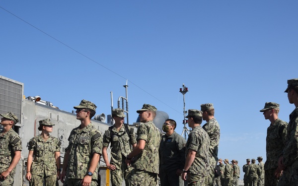 Midshipmen Tour an LCAC