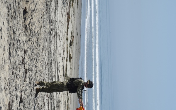 BMU 1 Sailor Directs LCAC