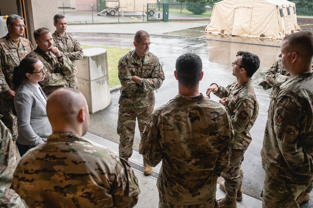 New 435th AGOW, AEW commander meets units