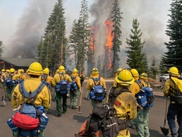 Cal Guard handcrews fight Dixie Fire