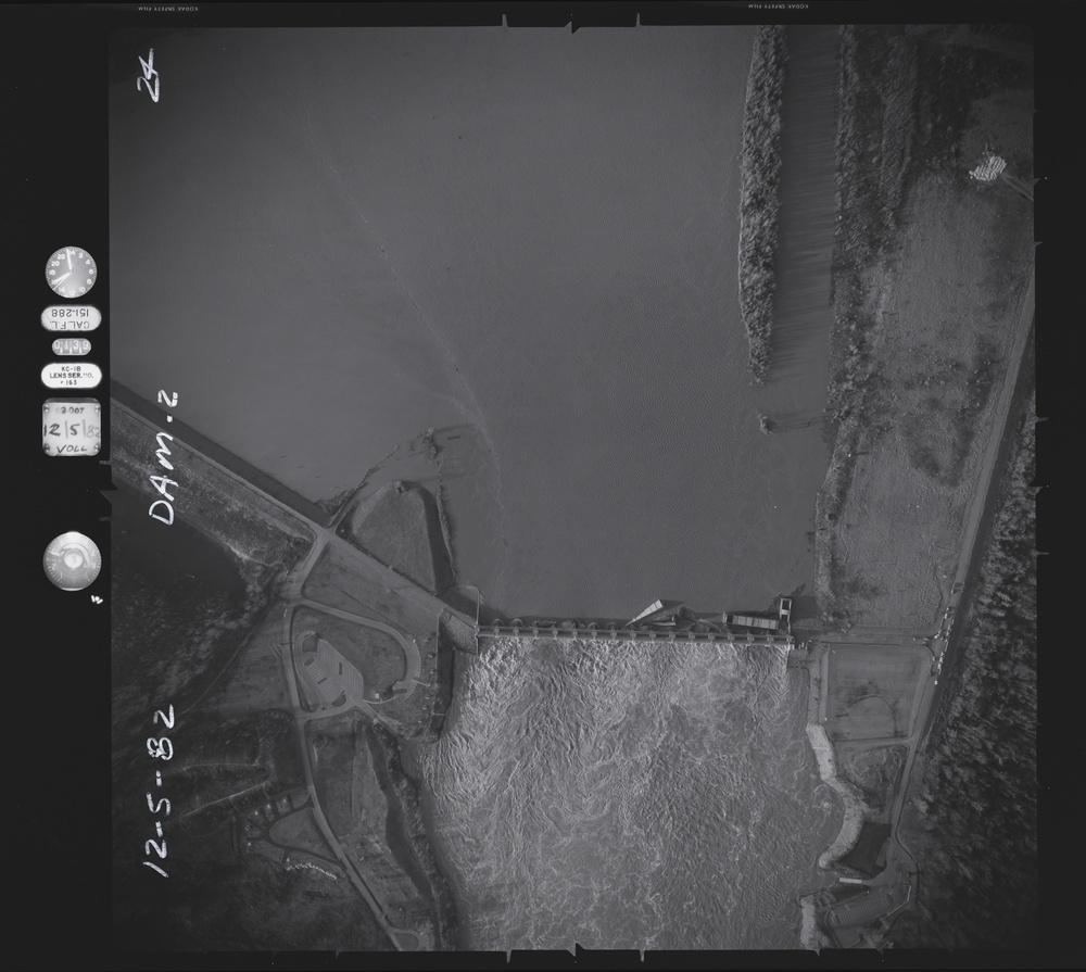 083280.139 - Big Island Mapping -- Barge Pileup @ Dam 2 -- Jacksonport Flood -- Black River Flooding -- Crystal Hill Tornado -- Lock &amp; Dam Highwater.332.1