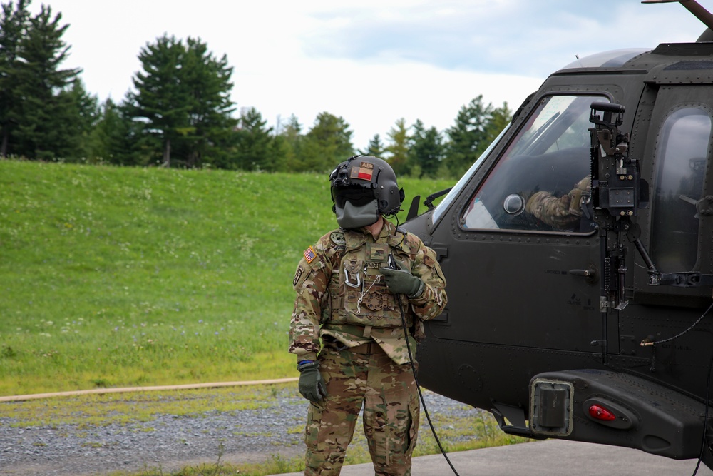 10th MTN DIV CSM Flies With 10th CAB