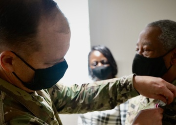 SFC Bobb receives retirement award