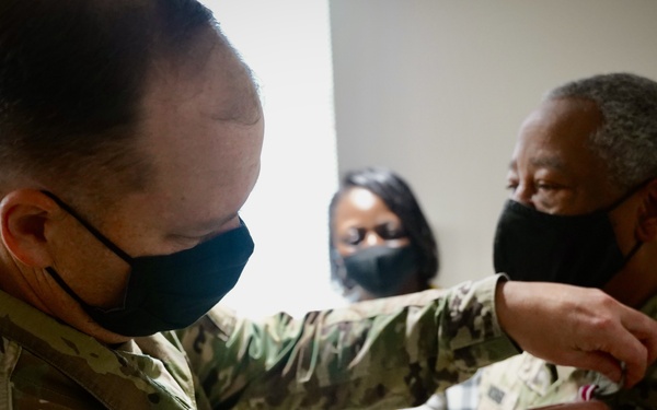 SFC Bobb receives retirement award