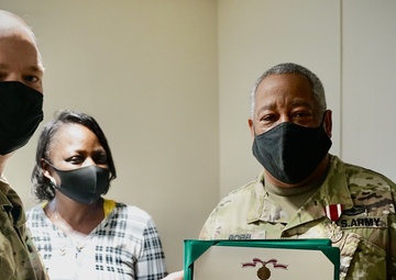 SFC Bobb receives retirement award