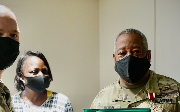 SFC Bobb receives retirement award