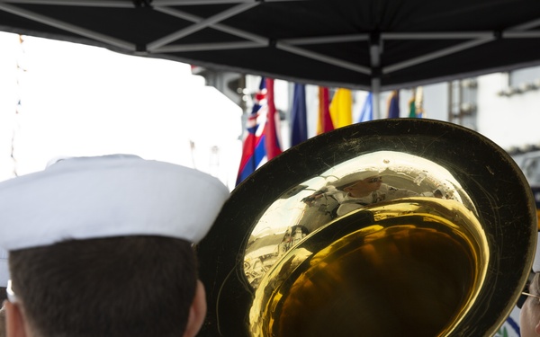 USS Abraham Lincoln (CVN 72) change of command