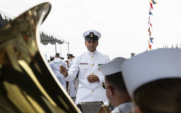 USS Abraham Lincoln (CVN 72) change of command