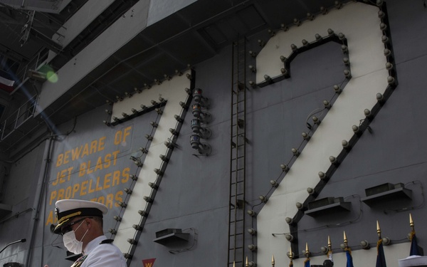 USS Abraham Lincoln (CVN 72) change of command