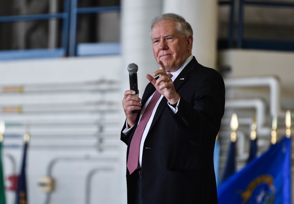 SECAF visits PACAF, emphasizes 'one team, one fight'