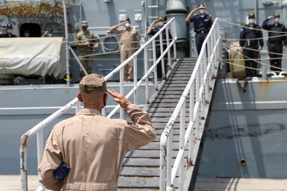 CJTF-HOA commander visits USS Monterey, Spanish Frigate Navarra