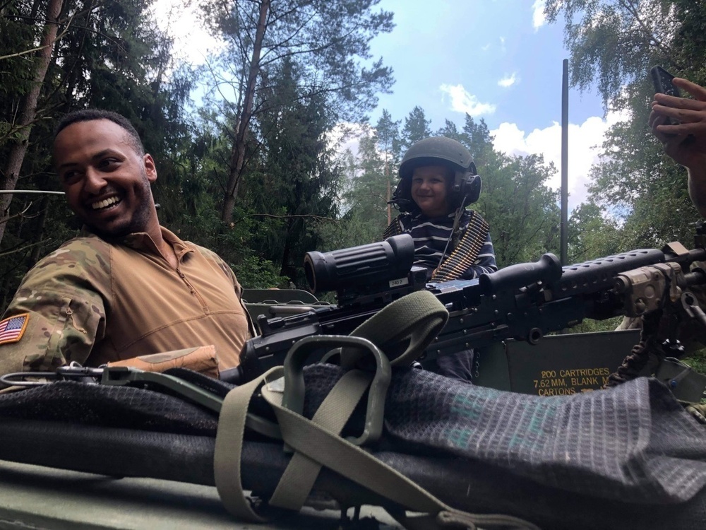 Local Polish citizens experience U.S. Military equipment