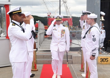 USS Newport News holds change of command
