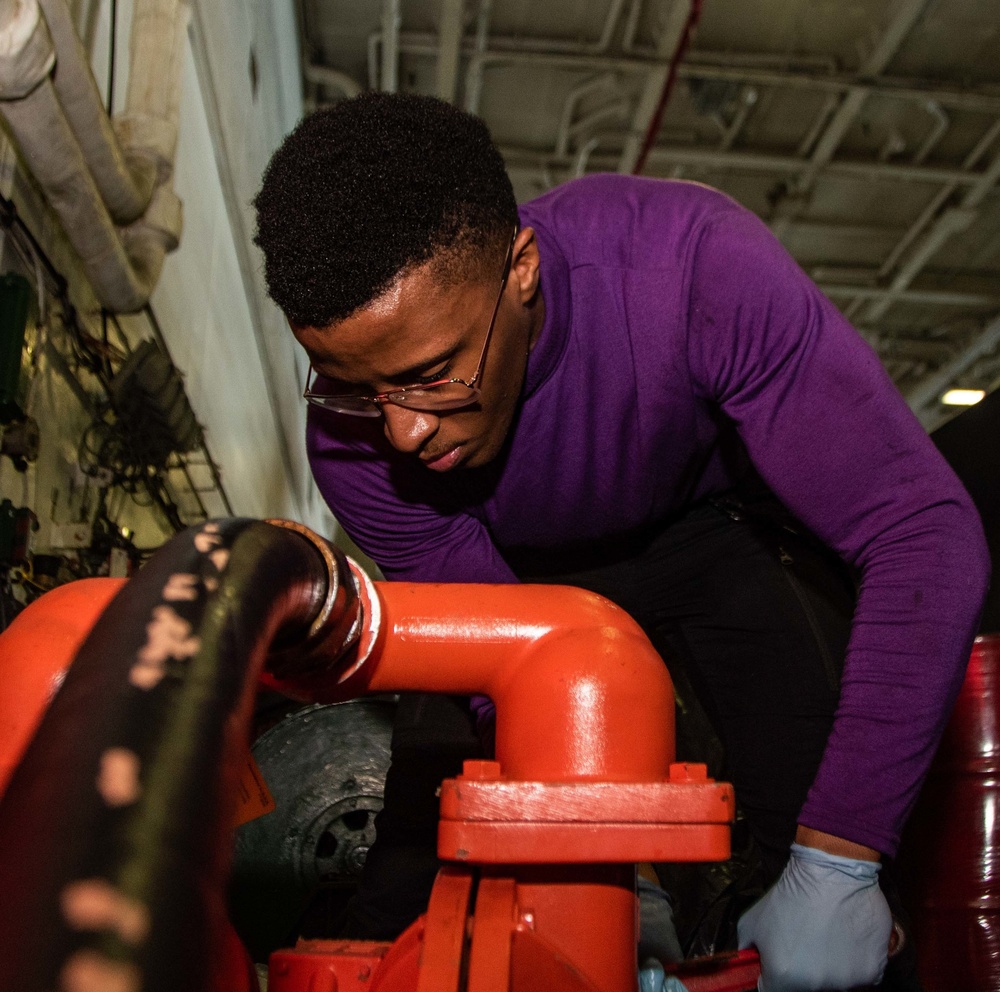 USS Ronald Reagan (CVN 76) Lube Oil