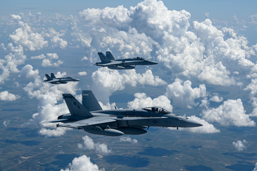 NEANG refuels F/A-18s