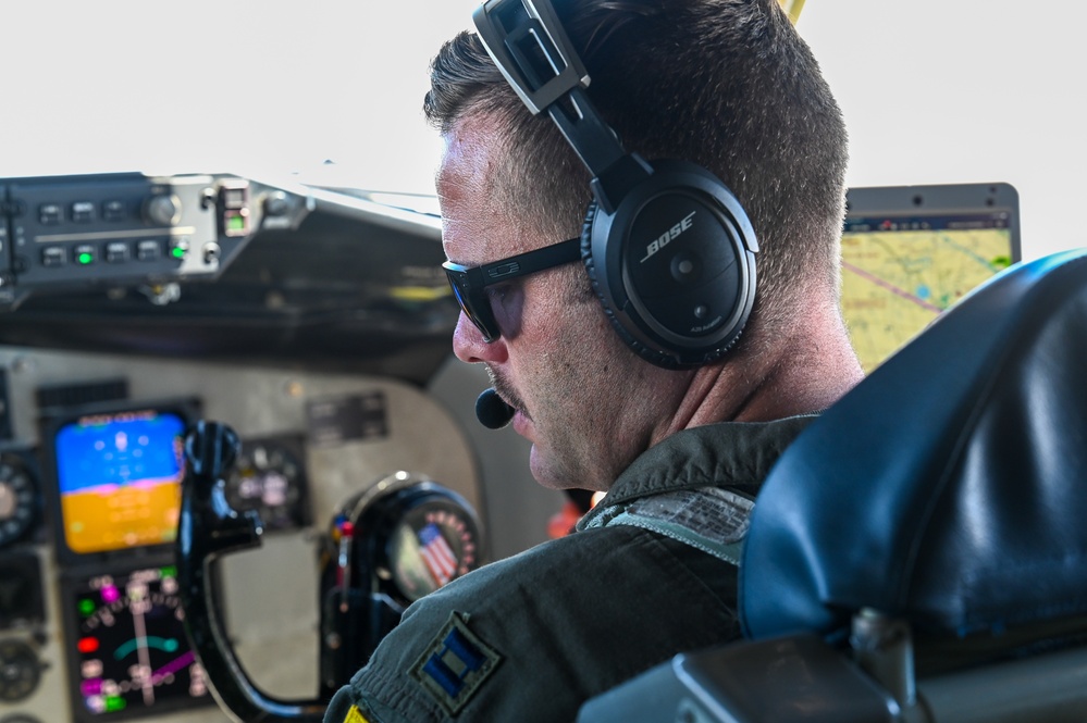 NEANG refuels F/A18s