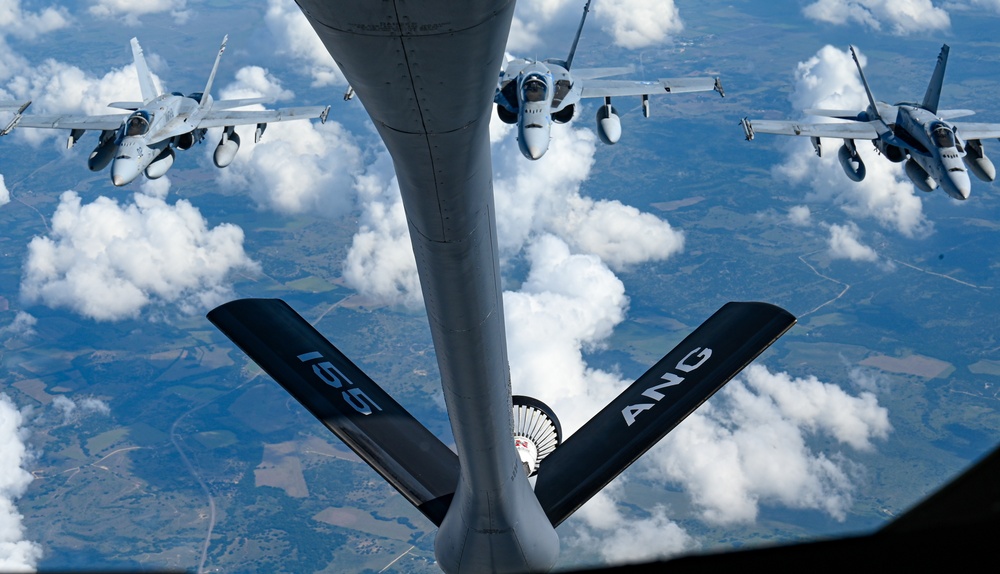 NEANG refuels F/A-18s