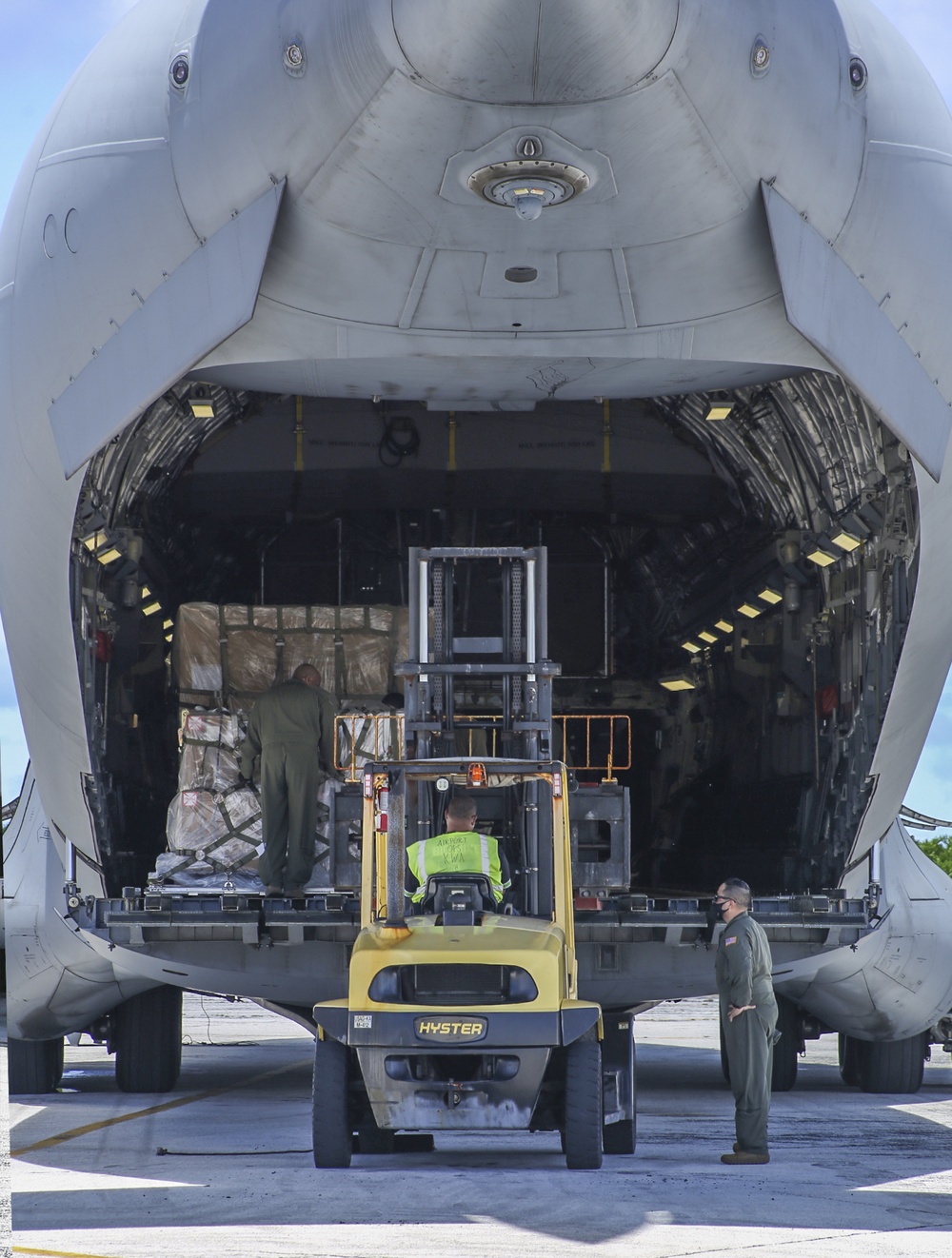 Crews Offload 18,000 Pounds of Mail At Bucholz Army Airfield
