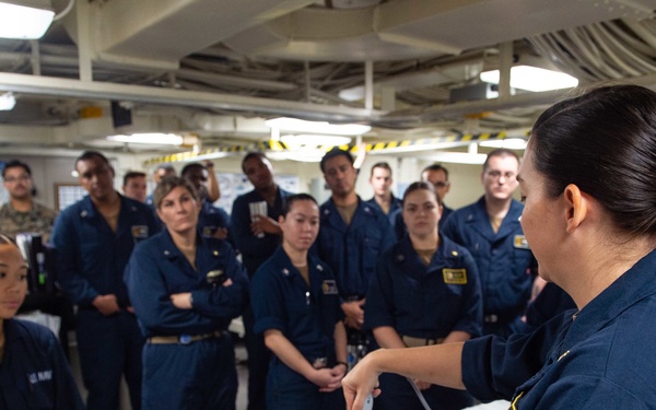 Fleet Surgical Team 2 joins USS Arlington for Haiti mission