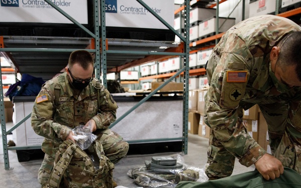 447th MP Co. Receive RFI Issue During Mobilization