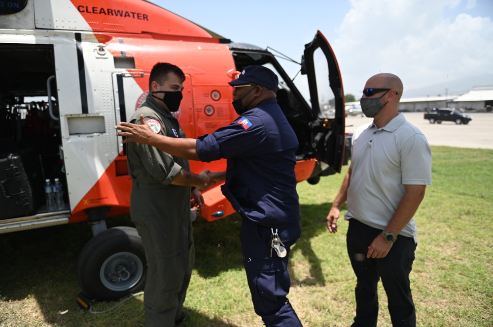 Coast Guard aircrew operations in Port Au Prince, Haiti