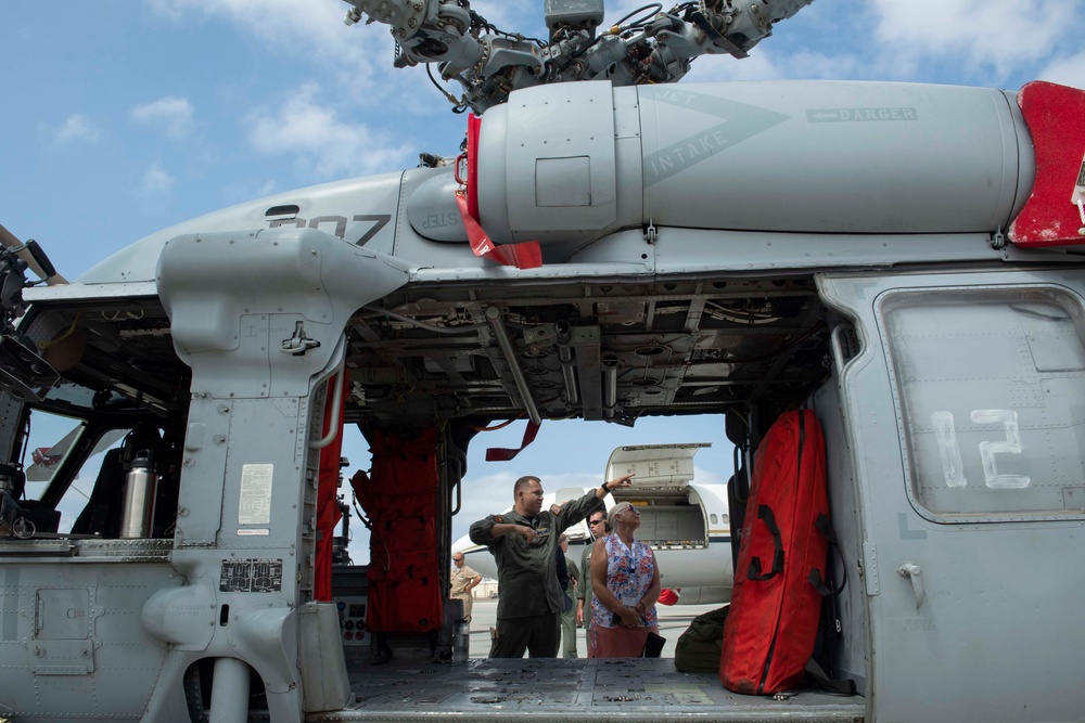 CNAFR Hosts Static Aircraft Display for Navy Employers Recognition Event 2021