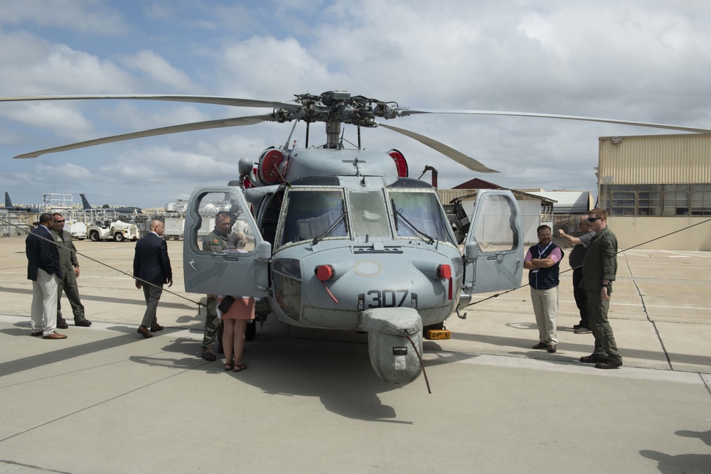 CNAFR Hosts Static Aircraft Display for Navy Employers Recognition Event 2021