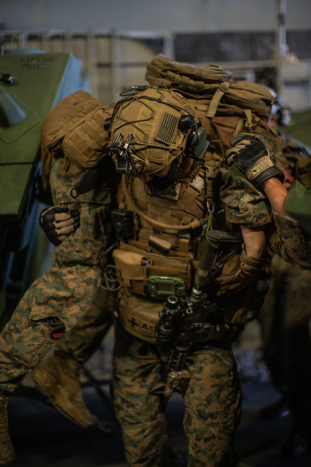 LAR Co., BLT 1/1 area clearing drills aboard USS Portland (LPD 27)