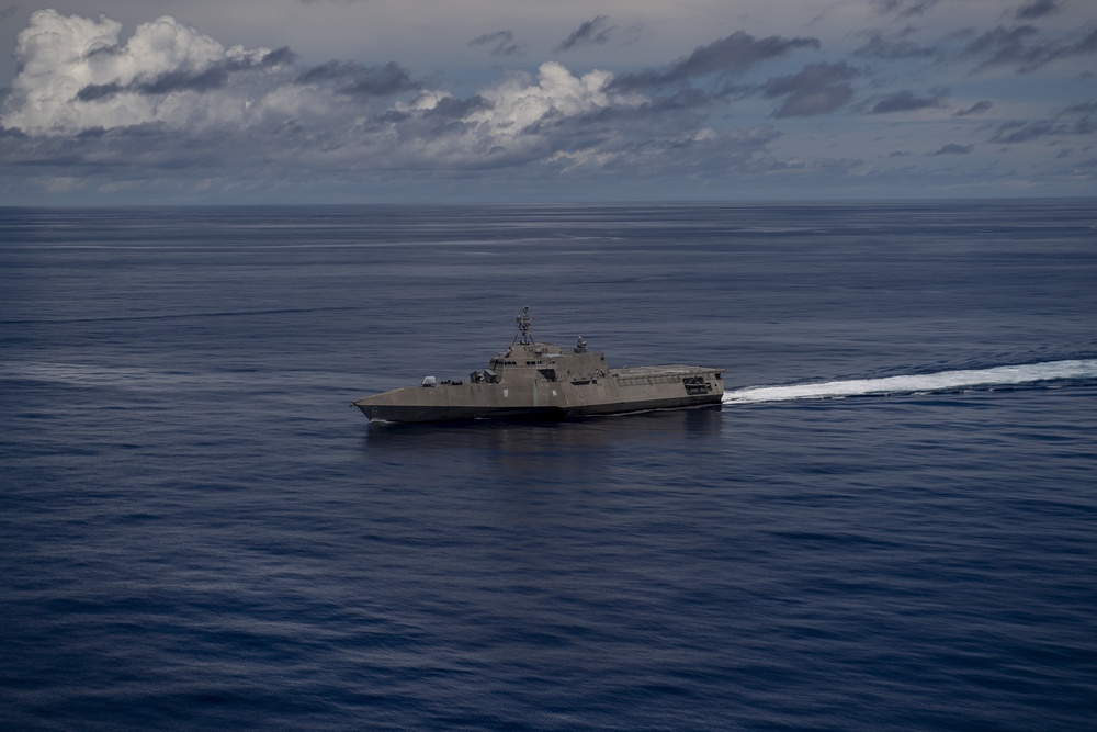 USS Jackson (LCS 6) transits Pacific Ocean