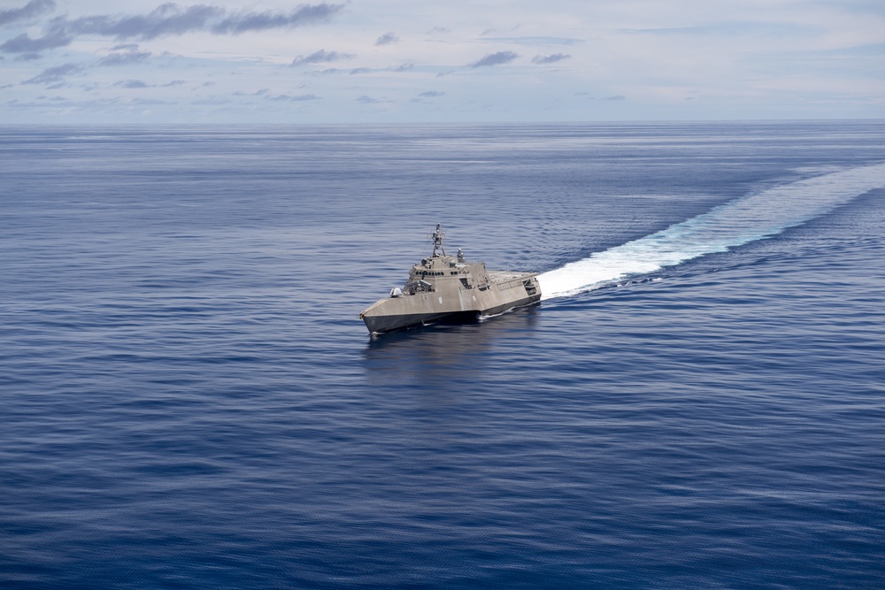 USS Jackson (LCS 6) transits Pacific Ocean