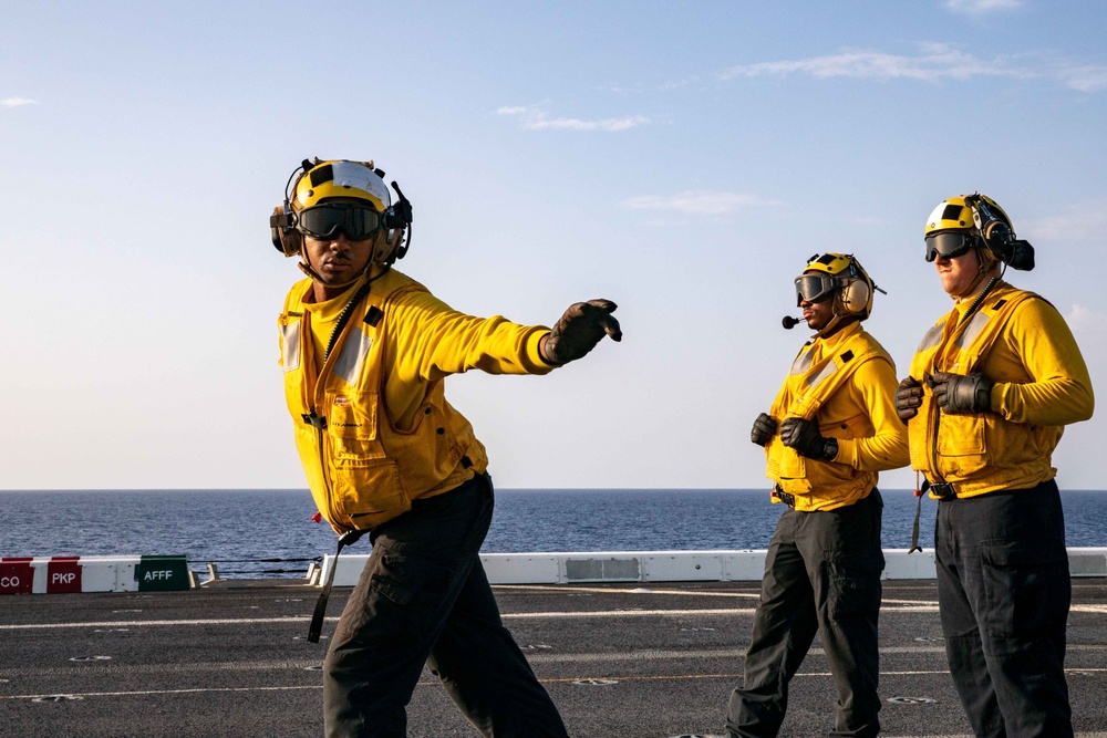 USS Arlington Sailors Conduct Flight Operations with HSC-26