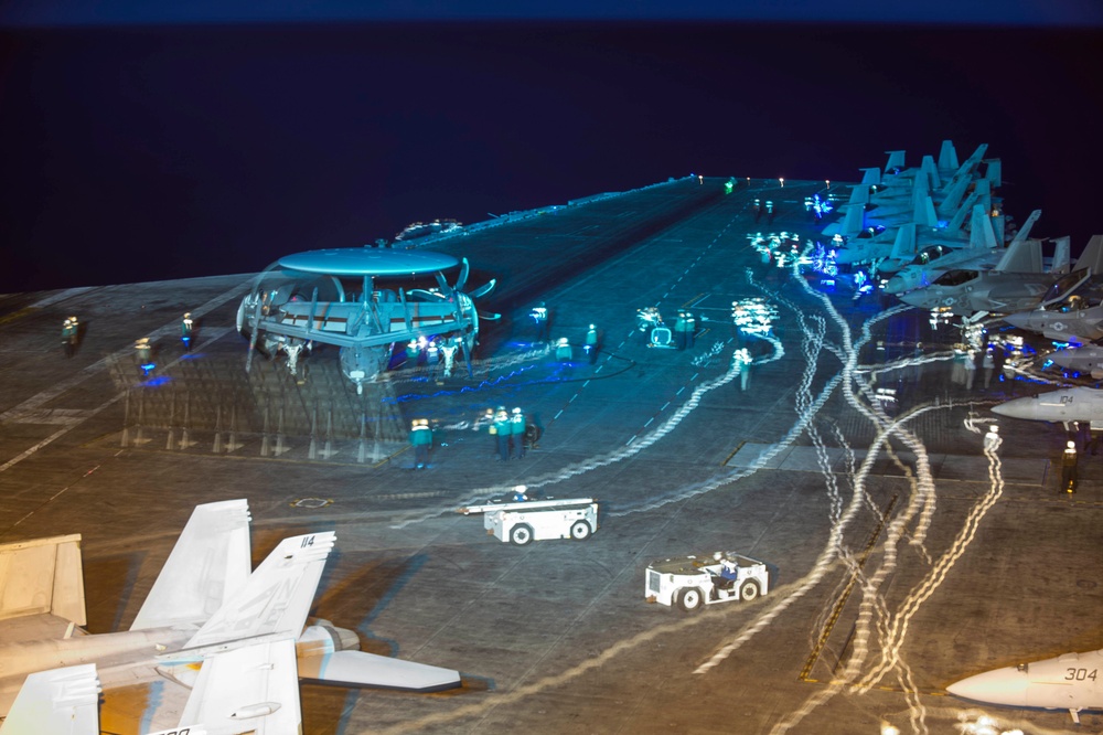 USS Carl Vinson (CVN 70) Conducts Night Time Flight Operations