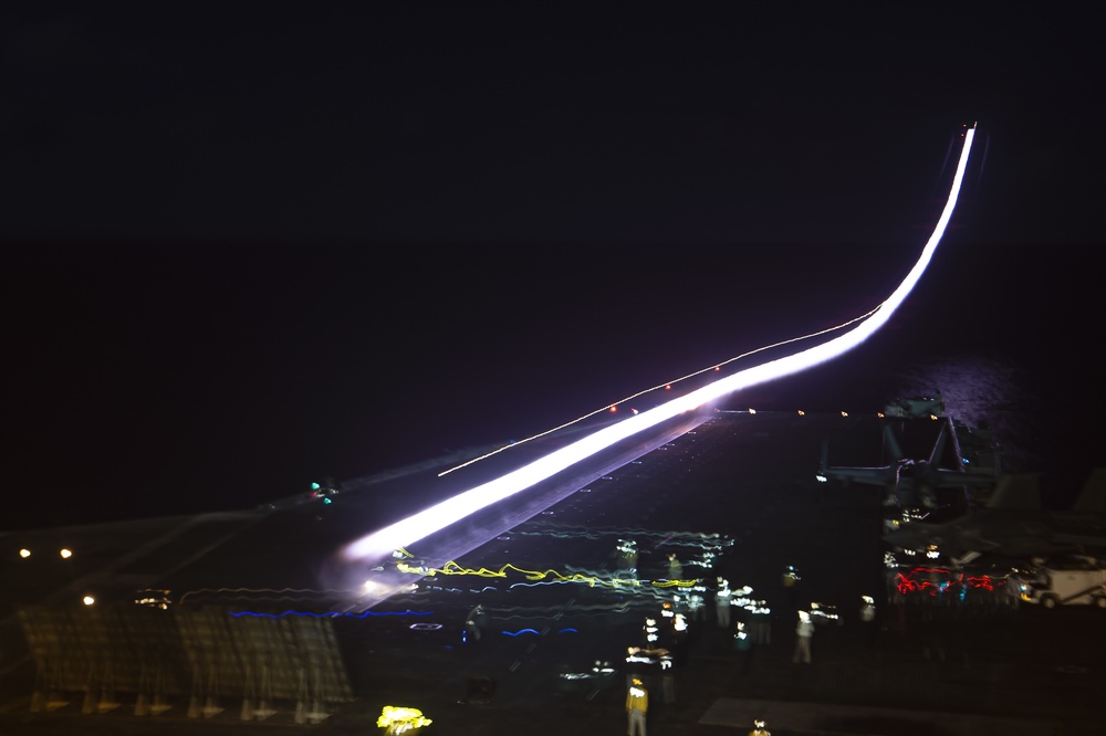 USS Carl Vinson (CVN 70) Conducts Night Time Flight Operations