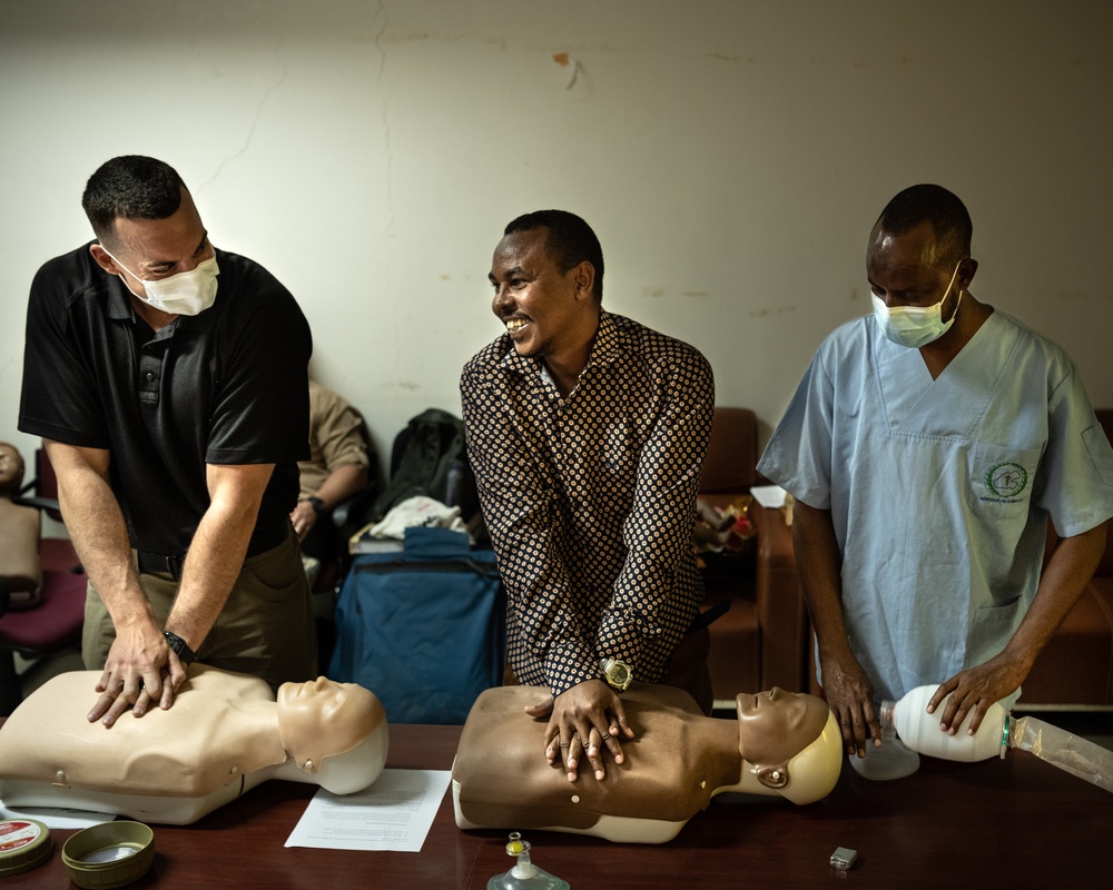 U.S. Army Civil Affairs Soldiers exchange CPR best practices with Djiboutian healthcare providers