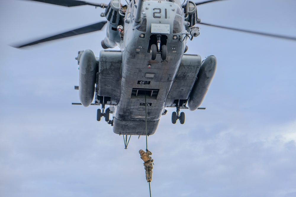 31st MEU fast rope training at sea