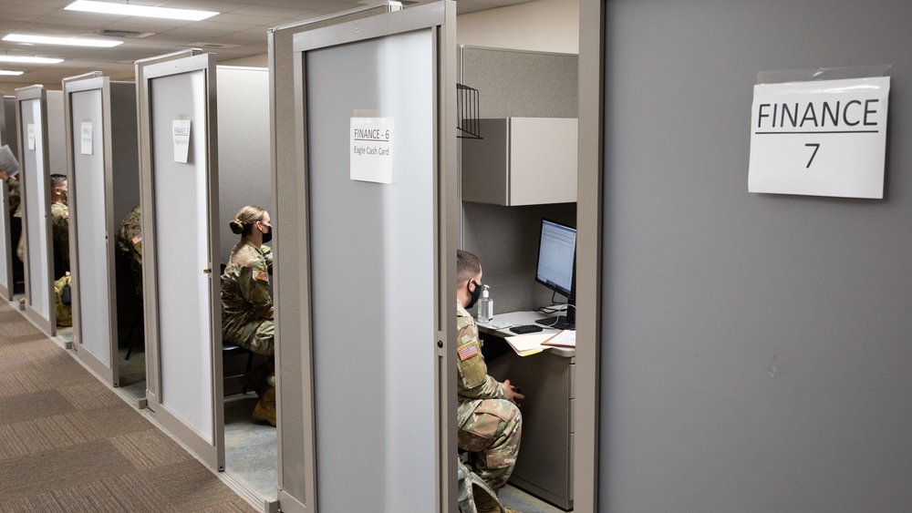 Army Reservists Mobilize at Camp Shelby